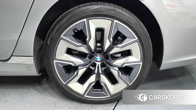 BMW 7 Series (G70) id 4560373 из Кореи 13