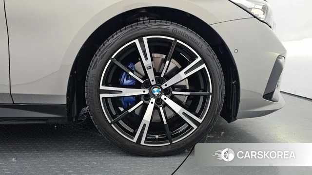 BMW 5 Series (G60) id 4729735 из Кореи 13