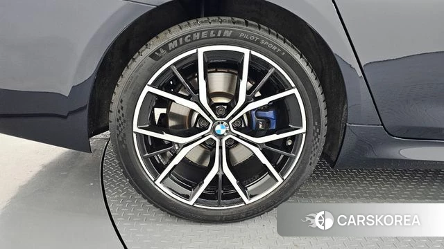 BMW 5 Series (G30) id 4535266 из Кореи 13
