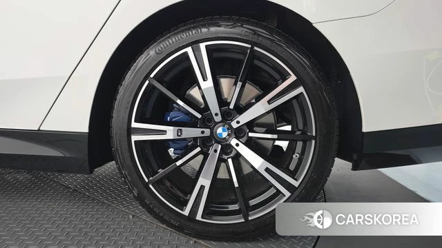 BMW 5 Series (G60) id 4695739 из Кореи 13