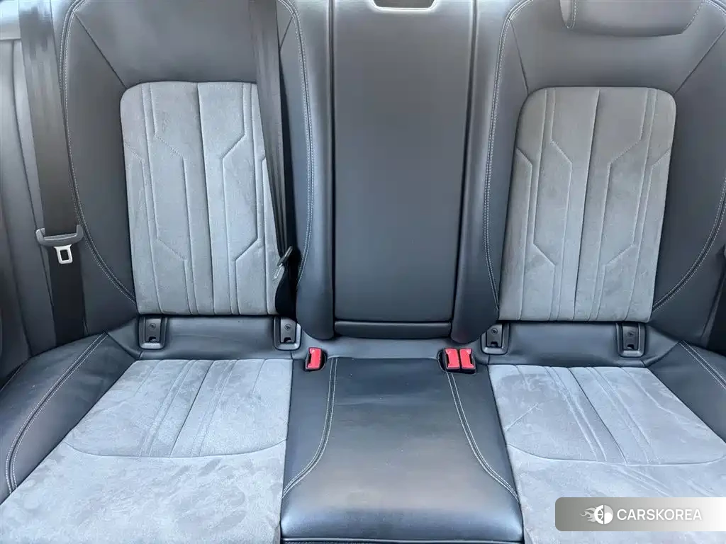 Audi A6L id 4546562 из Китая 13
