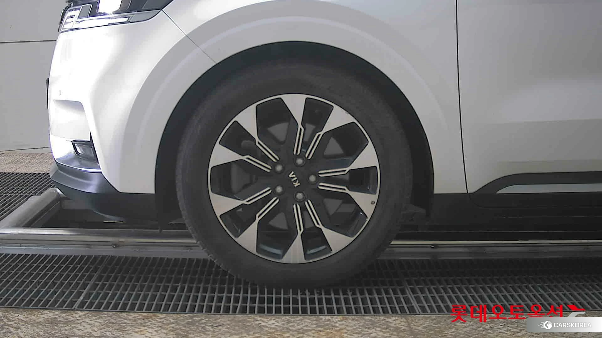 Kia Carnival id 3875736 из Кореи 13