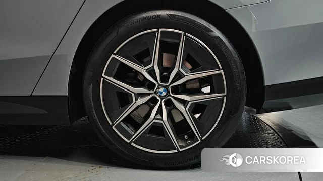 BMW 5 Series (G60) id 4710305 из Кореи 13