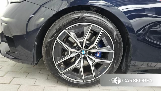BMW 5 Series (G60) id 4493824 из Кореи 13