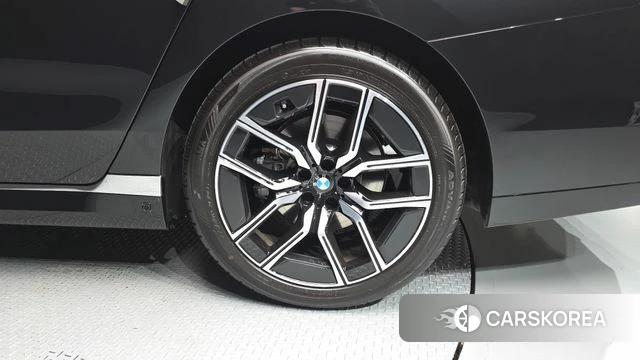 BMW 7 Series (G70) id 4853552 из Кореи 13