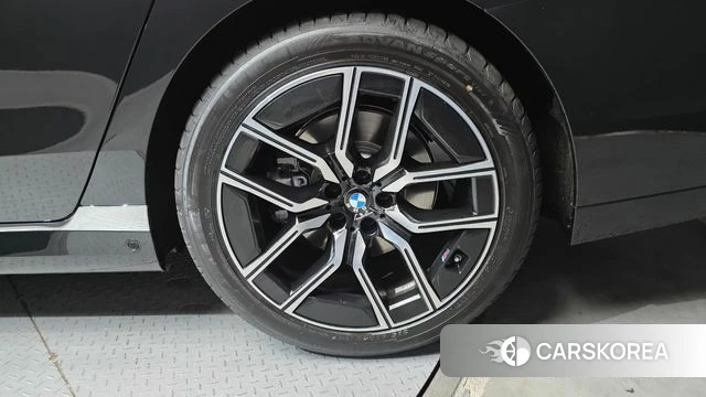 BMW 7 Series (G70) id 4400272 из Кореи 13