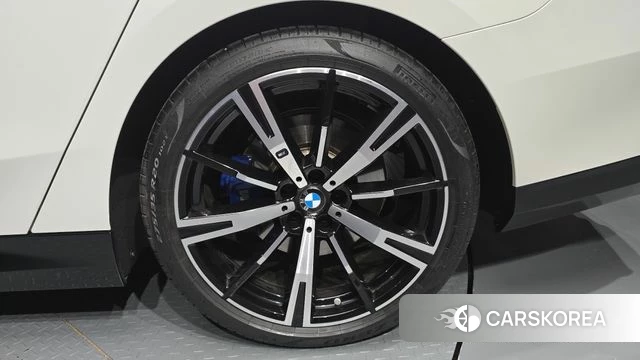 BMW 5 Series (G60) id 4432858 из Кореи 13