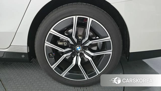 BMW 7 Series (G70) id 4505545 из Кореи 13