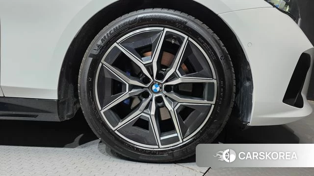 BMW 5 Series (G60) id 4871024 из Кореи 13
