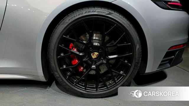Porsche 911(992) id 4608021 из Кореи 13