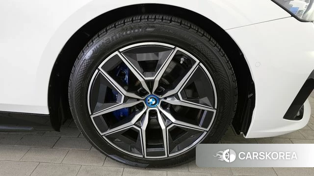 BMW i5 (G60) id 4308346 из Кореи 13