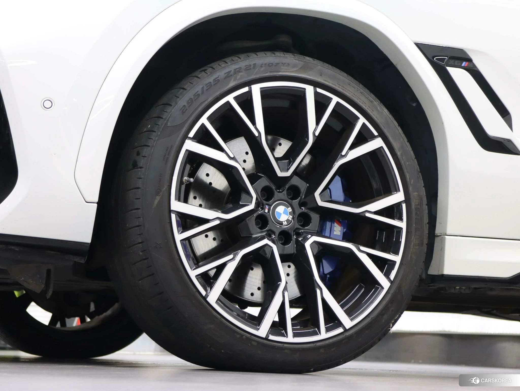 BMW X6 M id 4407168 из Китая 13