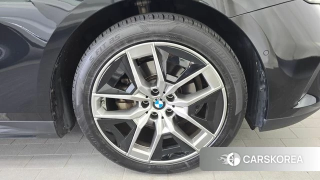 BMW 5 Series (G60) id 4687069 из Кореи 13