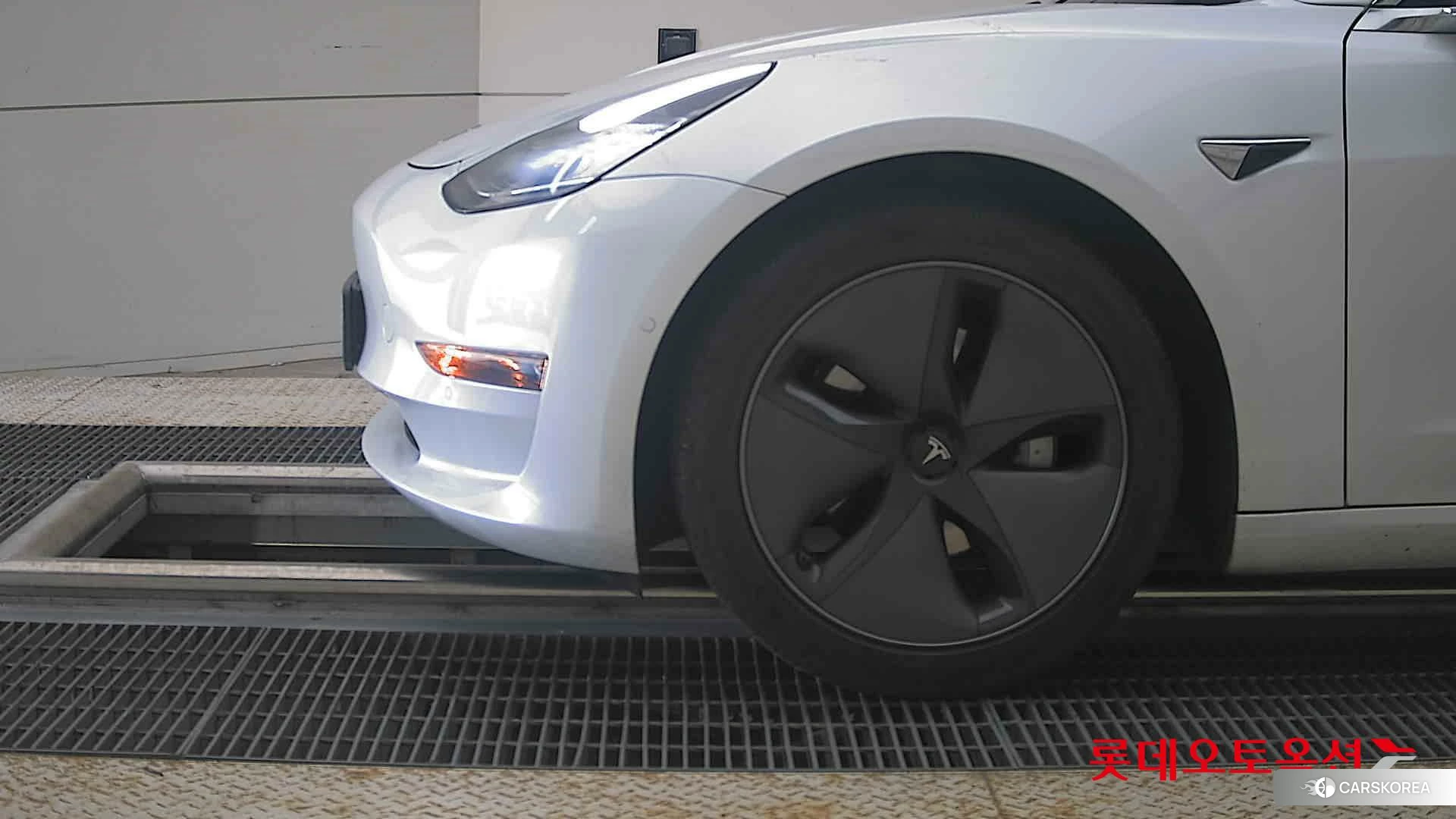 Tesla Model 3 Standard Range Plus RWD id 4679263 из Кореи 13