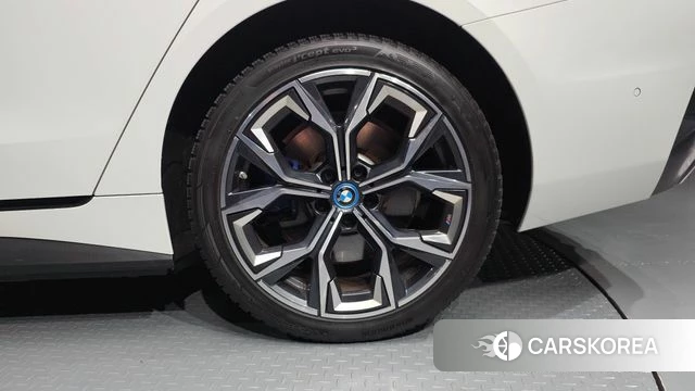 BMW i4 id 4640655 из Кореи 13