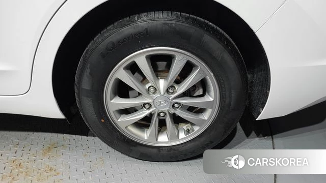 Hyundai The New Avante AD id 4447377 из Кореи 13