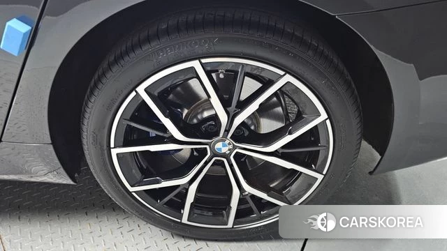 BMW 5 Series (G30) id 4593320 из Кореи 13