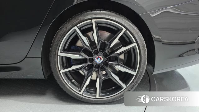 BMW 8 Series (G15) id 4494707 из Кореи 13