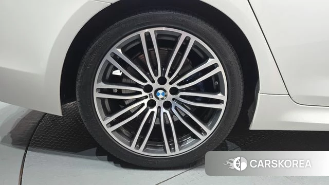 BMW 5 Series (G30) id 4683759 из Кореи 13