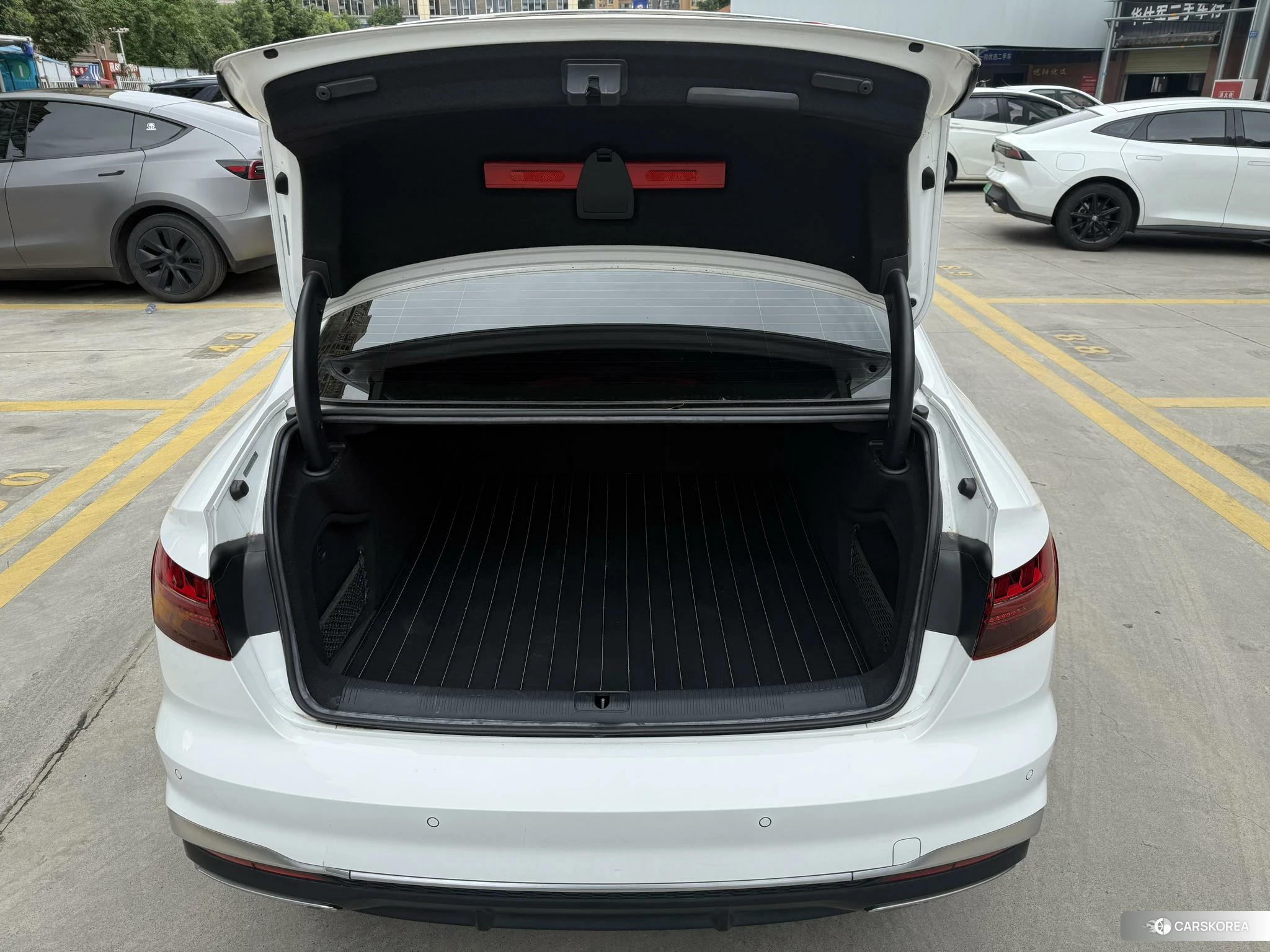 Audi A4L id 4510431 из Китая 13