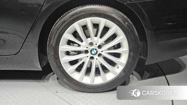 BMW 5 Series (G30) id 4917921 из Кореи 13