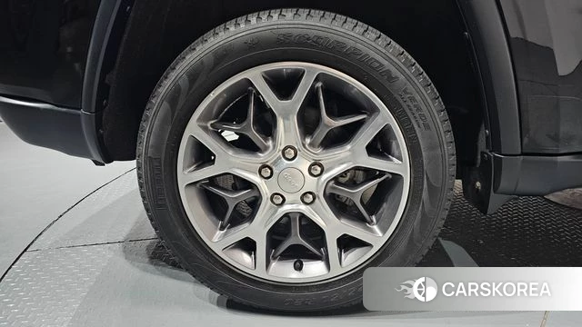 Jeep Grand Cherokee id 4284227 из Кореи 13