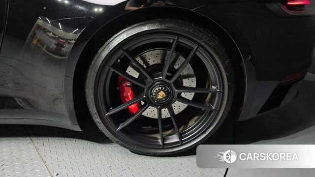 Porsche 911(992) id 4243657 из Кореи 13