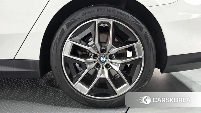 BMW 5 Series (G60) id 4706510 из Кореи 13