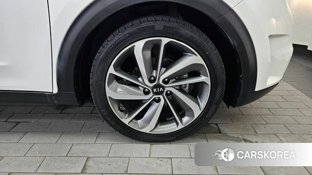 Kia Niro id 4595925 из Кореи 13