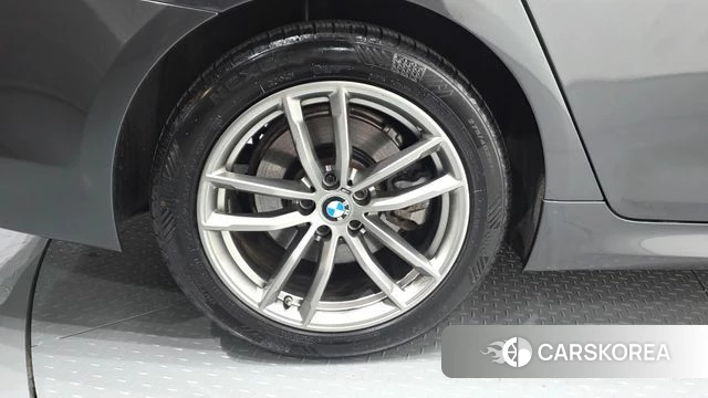 BMW 5 Series (G30) id 4865460 из Кореи 13