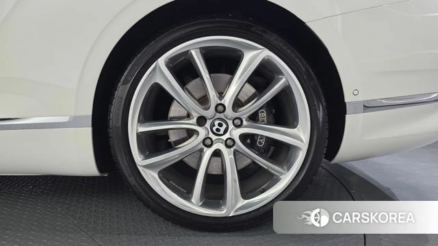 Bentley Continental GT 3rd Generation id 4698001 из Кореи 13