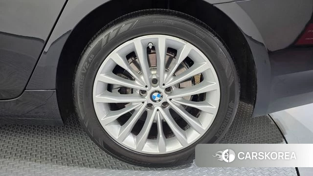 BMW 5 Series (G30) id 4402429 из Кореи 13