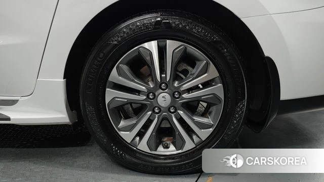 Kia The New Carnival id 4637918 из Кореи 13