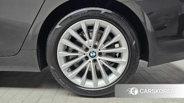 BMW 5 Series (G30) id 4416388 из Кореи 13
