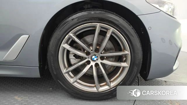 BMW 5 Series (G30) id 4385069 из Кореи 13