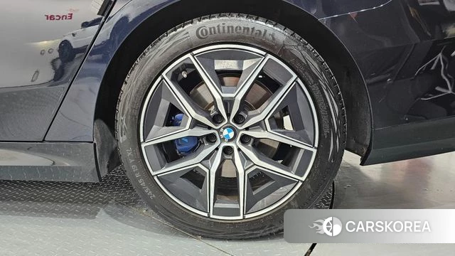BMW 5 Series (G60) id 4675257 из Кореи 13