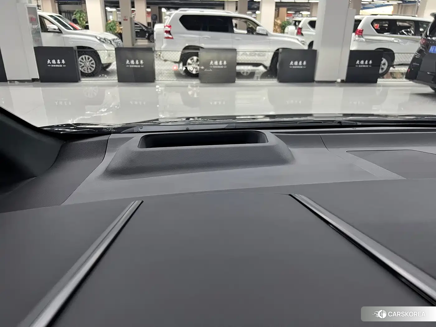 Lexus LM id 4664486 из Китая 13