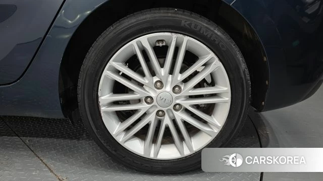 Kia The New Carens id 4728228 из Кореи 13