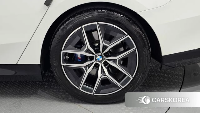 BMW 5 Series (G60) id 4381664 из Кореи 13