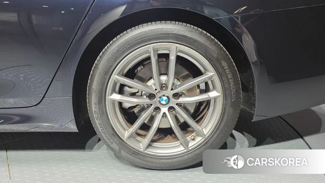 BMW 5 Series (G30) id 4269123 из Кореи 13