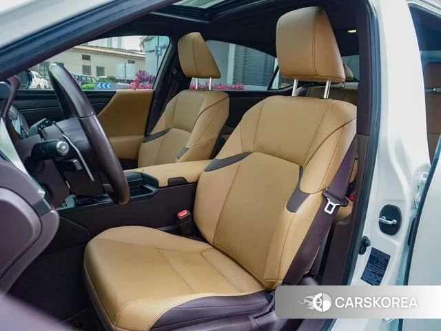 Lexus ES id 3888964 из Китая 13