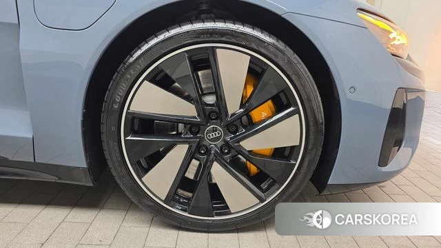 Audi e-Tron GT id 4354953 из Кореи 13