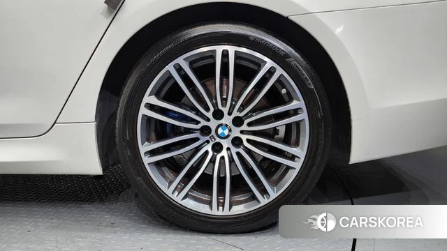 BMW 5 Series (G30) id 4662454 из Кореи 13