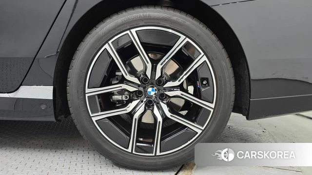 BMW 7 Series (G70) id 4487947 из Кореи 13