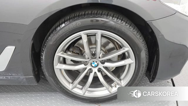 BMW 5 Series (G30) id 4872839 из Кореи 13