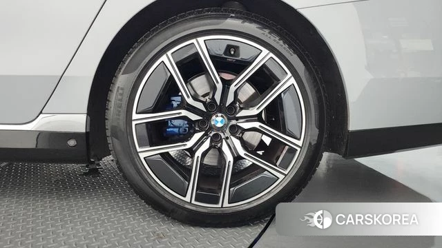 BMW 7 Series (G70) id 4768203 из Кореи 13