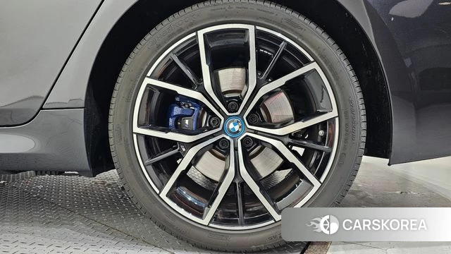BMW 5 Series (G30) id 4423194 из Кореи 13
