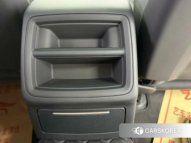 Audi A4L id 4313451 из Китая 13