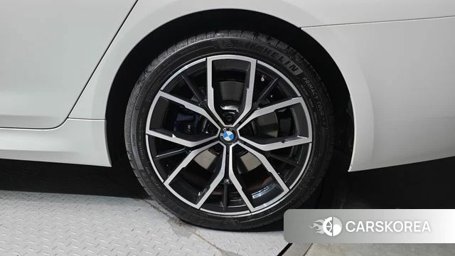 BMW 5 Series (G30) id 4470532 из Кореи 13