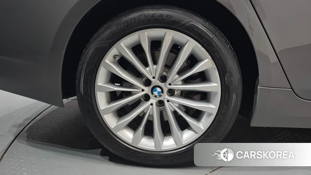 BMW 5 Series (G30) id 4592479 из Кореи 13